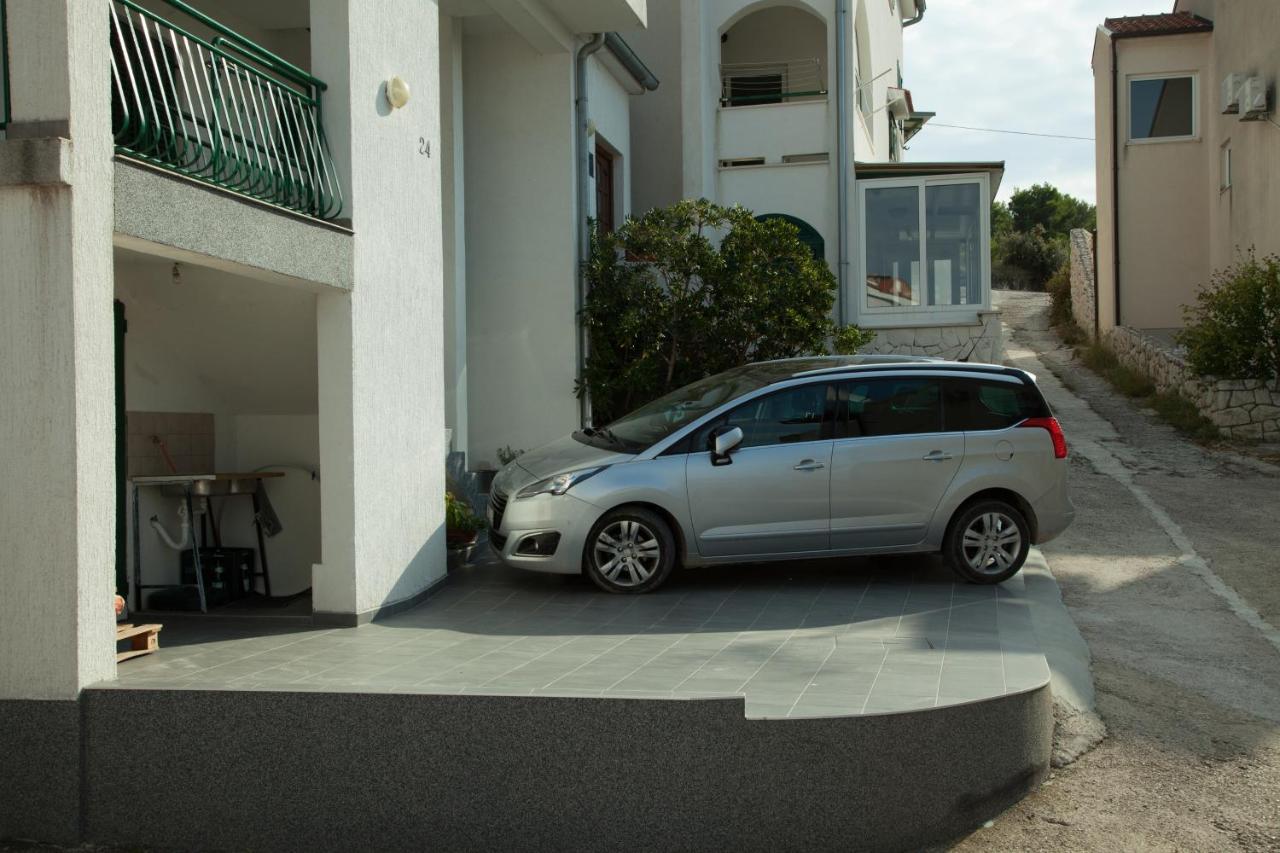 Apartments By The Sea Bilo, Primosten - 4191 Dış mekan fotoğraf
