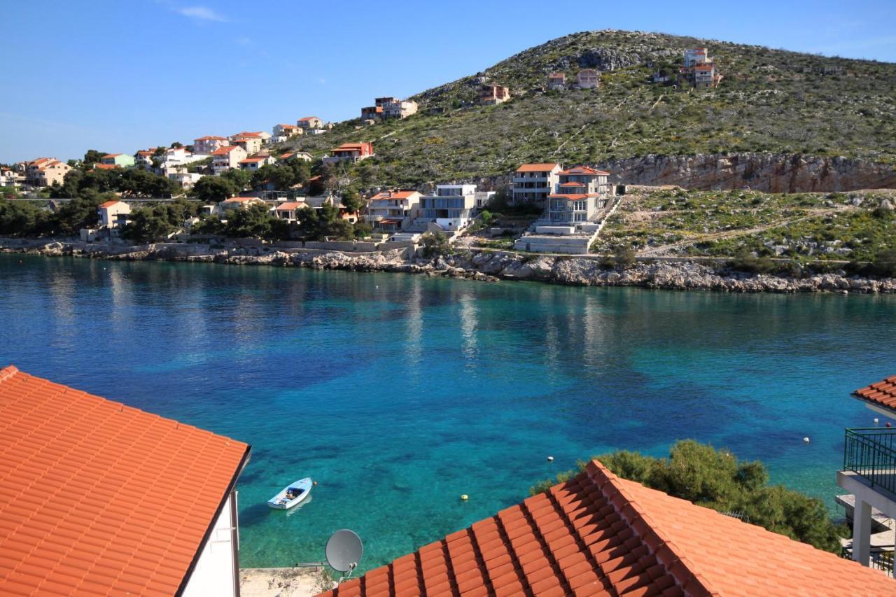 Apartments By The Sea Bilo, Primosten - 4191 Dış mekan fotoğraf